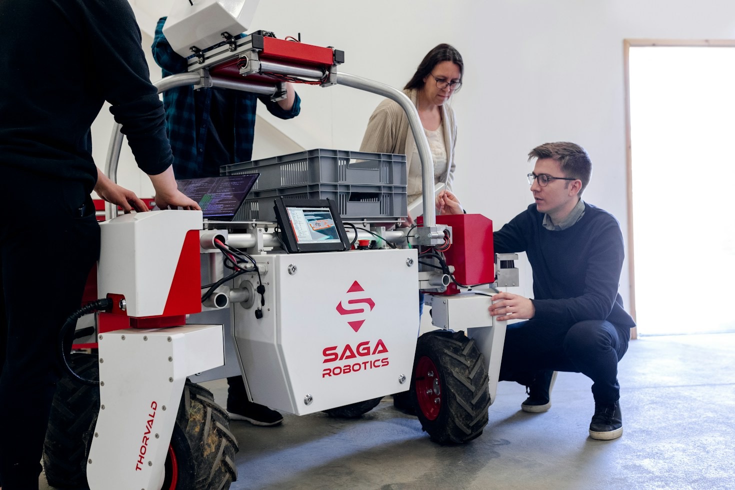 Selecting the Right Caster Wheel Material for Extreme Temperatures